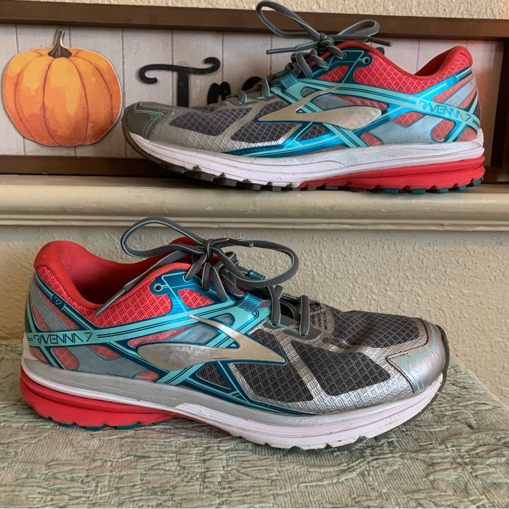 Brooks Ravenna 7 colorful running shoes women’s Size 10 Wide